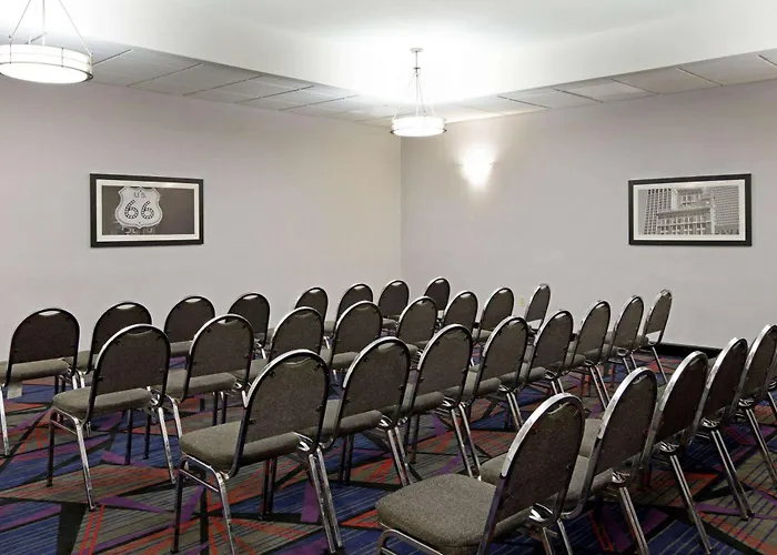 La Quinta By Wyndham Airport / Expo Square