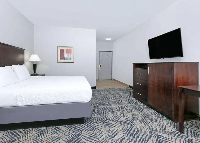 La Quinta By Wyndham Airport / Expo Square 3*