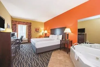 La Quinta By Wyndham Airport / Expo Square Hotel 3*