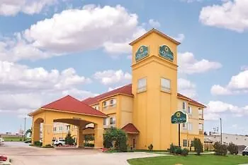 Hotel La Quinta By Wyndham Airport / Expo Square 3*