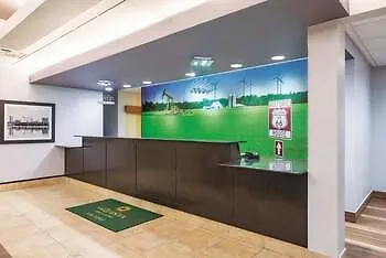 La Quinta By Wyndham Airport / Expo Square Hotel 3*