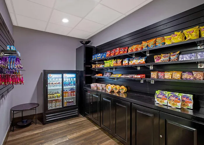 Hotel La Quinta By Wyndham Airport / Expo Square 3*