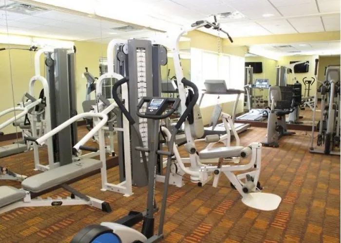 Hotel La Quinta By Wyndham Airport / Expo Square Tulsa